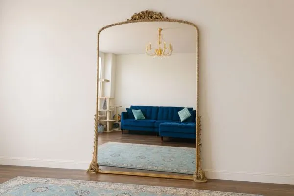 نقش آینه قدی در طراحی داخلی